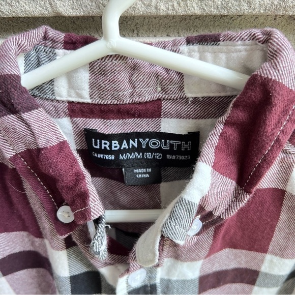 URBAN Youth Long Sleeve Button Down Wine/Black/White Checks M (10-12) - Picture 5 of 6